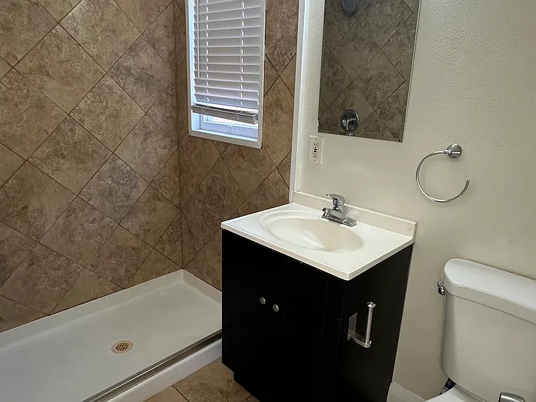 402 S Sycamore St #402 — Photo 18
