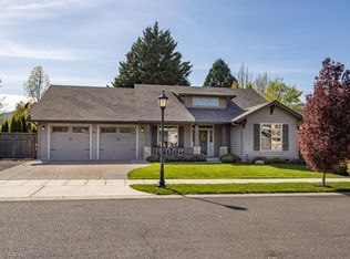 945 Klippel Dr, Jacksonville, OR