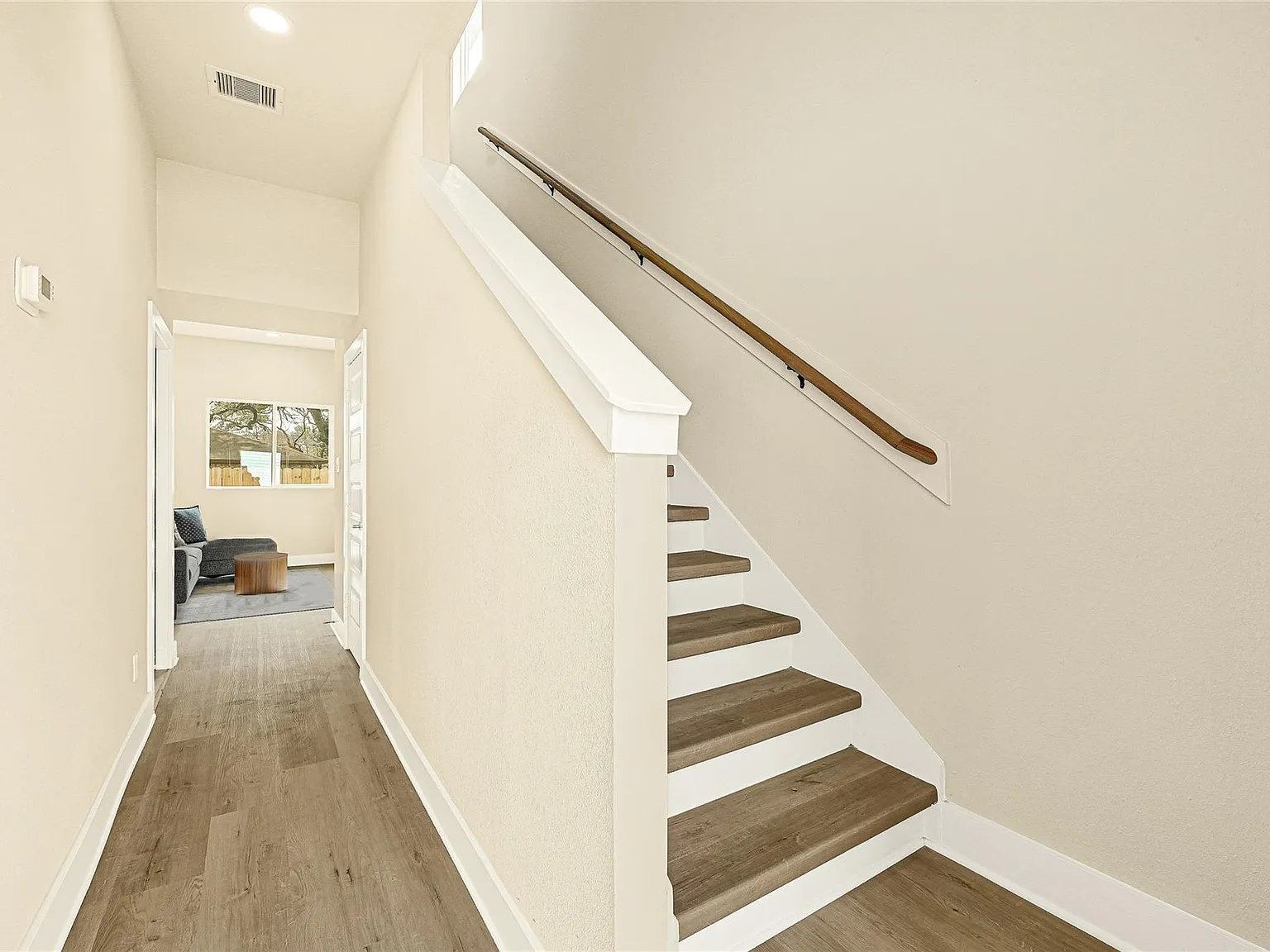 3 bed, 2.5 bath, 1462 sqft, $2,300 — Photo 2