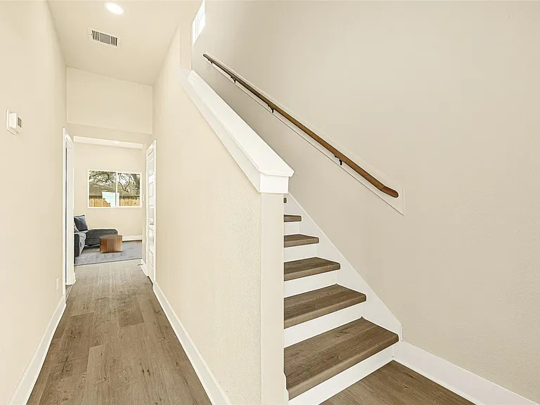 704 Savonna — Photo 2