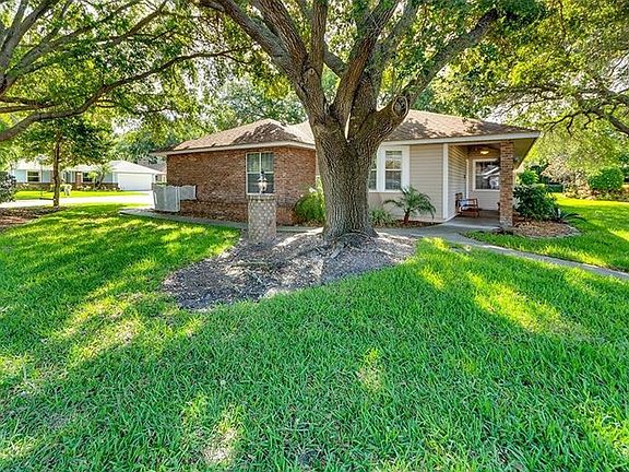 2nd image of 6915 Arbor Oaks Cir