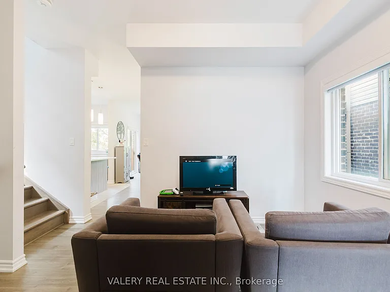 133 Caroline St — Photo 17