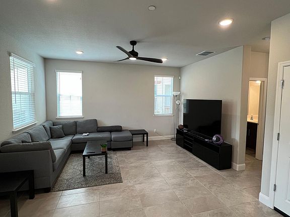 3rd image of 3660 Spoto Dr