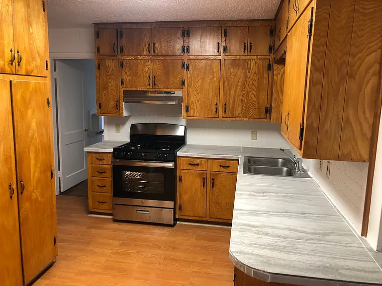 903 Conder St — Photo 10