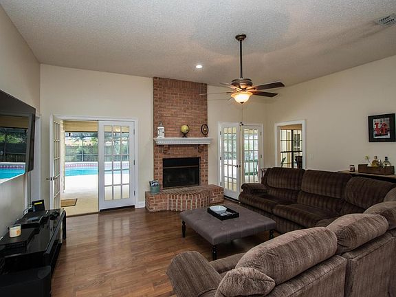 3rd image of 1004 Marbleridge Dr