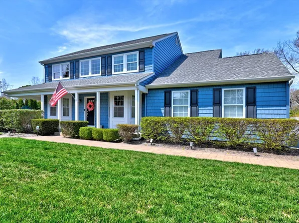 50 Ridgefield Drive, Shoreham, NY 11786