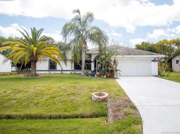 2274 SE Tiffany Ave, Port Saint Lucie, FL 34952
