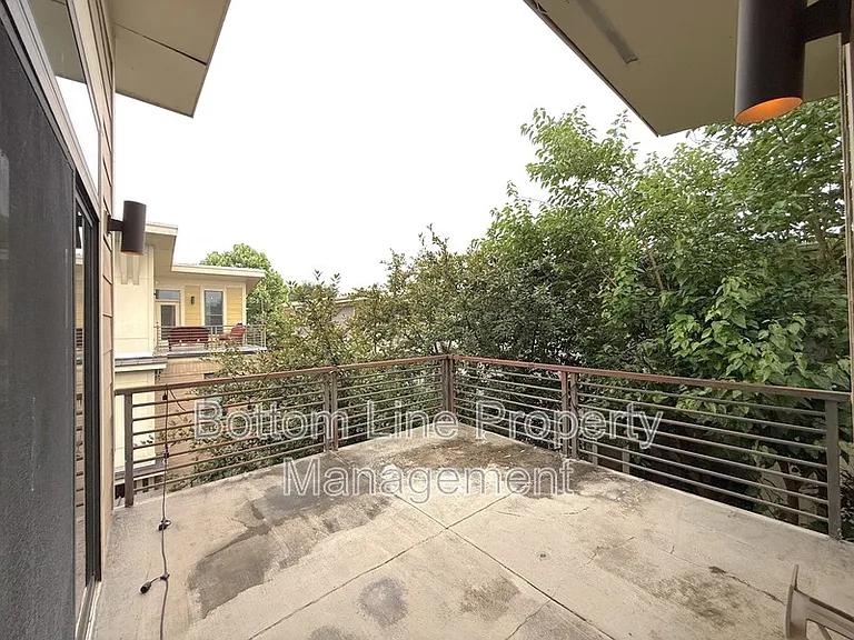 904 Warren Burgess Ln — Photo 21