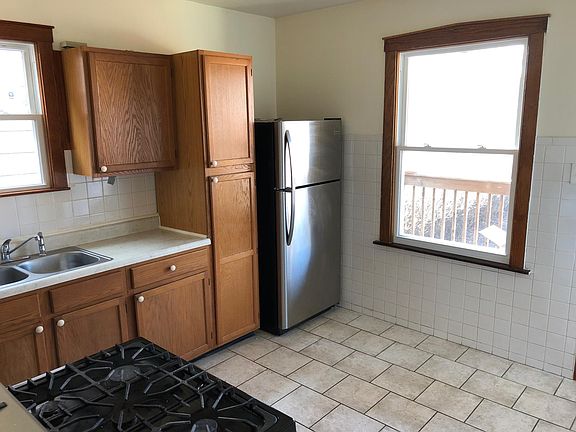 3rd image of 4522 N Laporte Ave #1