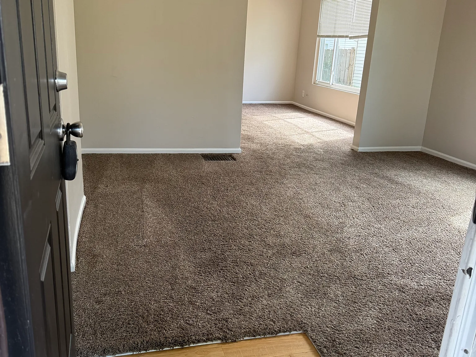 2 bed, 800 sqft, $1,200 — Photo 3