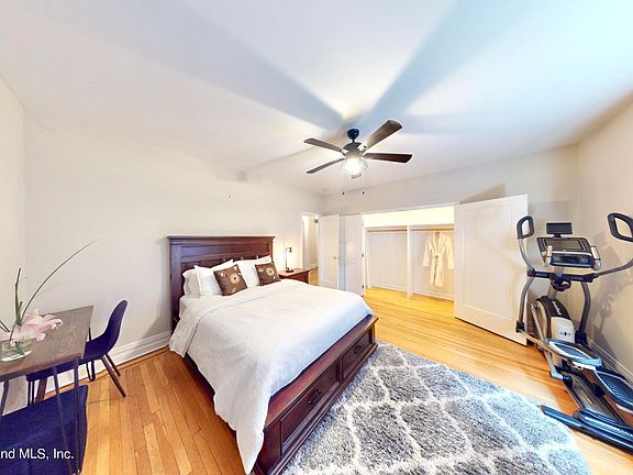 5th image of 215 Hart Blvd APT 1K