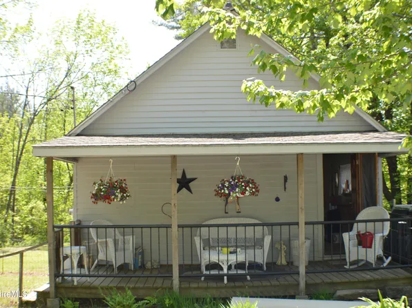 1705 Main St, Becket, MA 01223