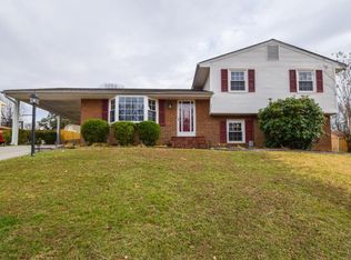 5412 Deer Park Dr, Roanoke, VA 24019