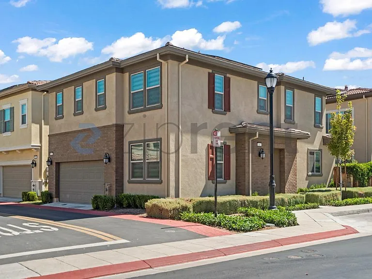 65 W Chianti Dr — Photo 2