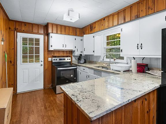 4th image of 308 Buchanan Cir