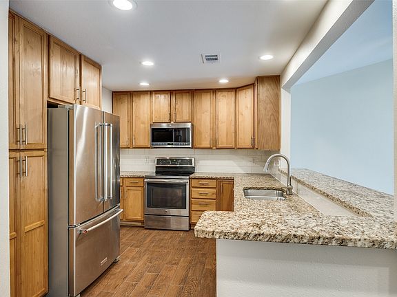 3rd image of 14277 Preston Rd APT 524