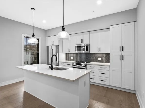 37 Horace St #203, Boston, MA 02128