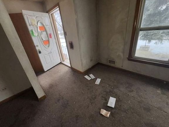 2nd image of 4339 Center Ave