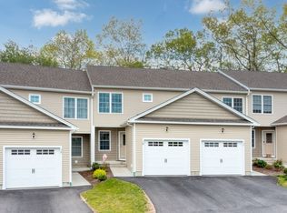 3 Maple View Ln #D, Feeding Hills, MA 01030