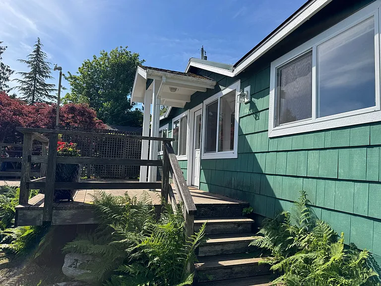 7862 NE Yeomalt Point Dr — Photo 2