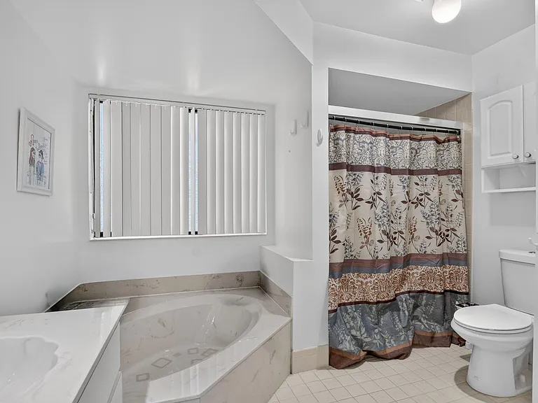 7690 Solimar Cir — Photo 20