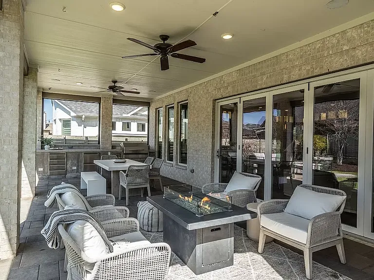 145 Waterside Dr — Photo 9