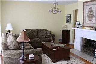 4th image of 1732 Anna St