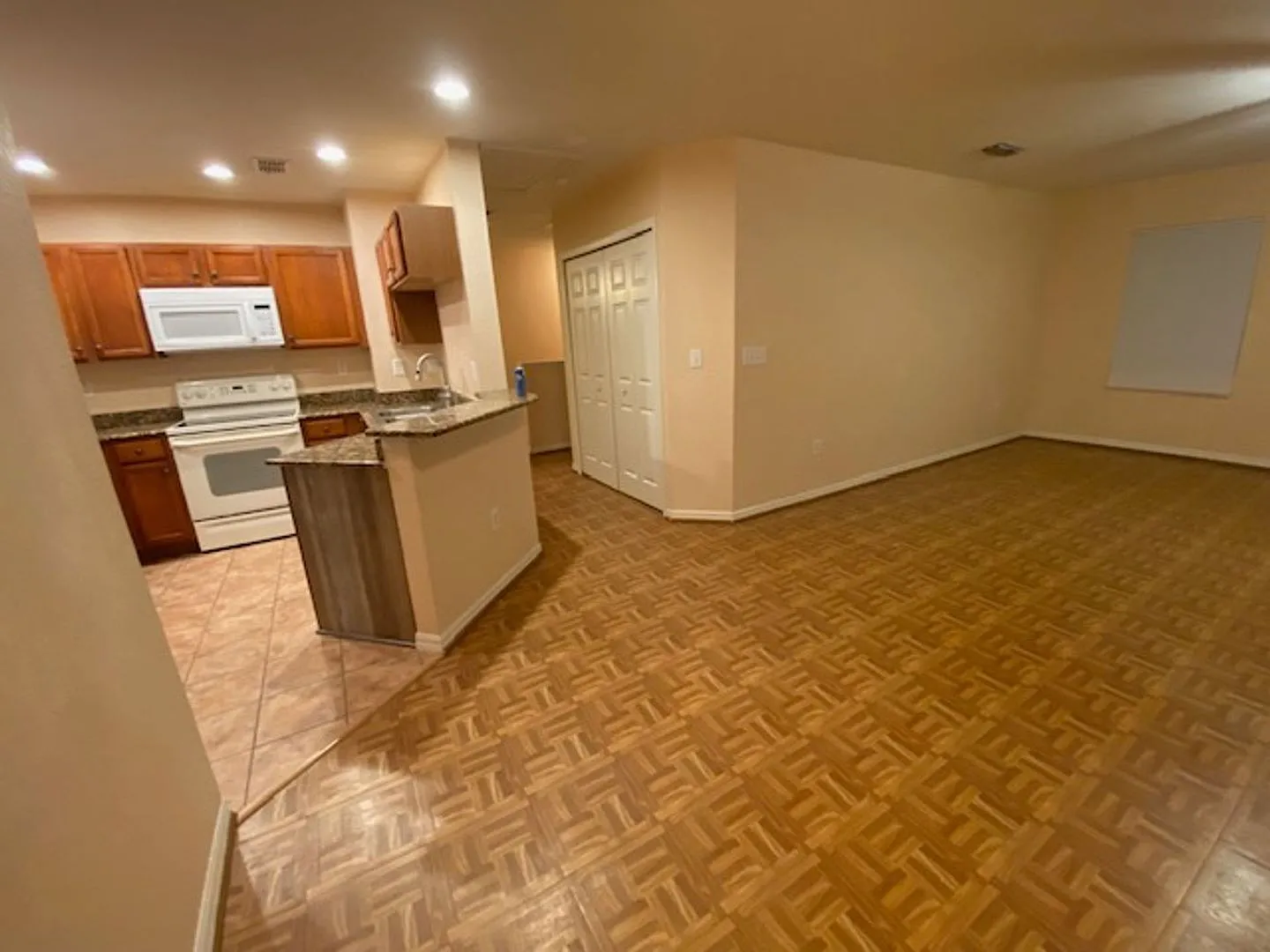 4600 E. Moody Blvd 1L — Photo 4