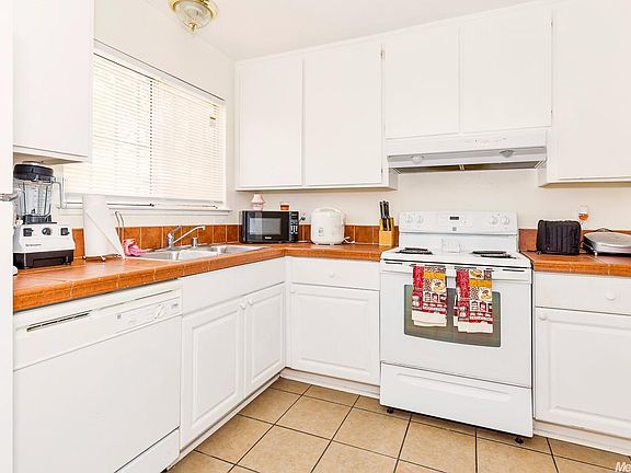 4th image of 6113 Bamford Dr