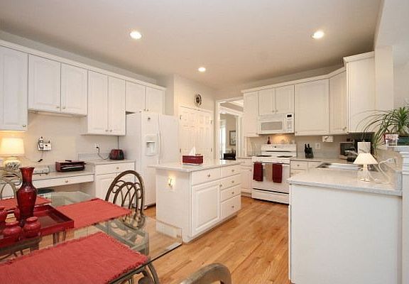 Large eat in kitchen