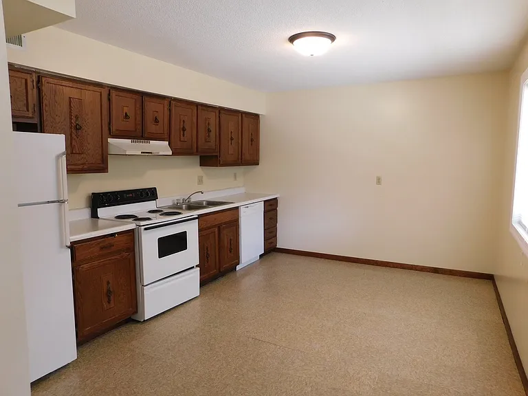 435 Boswell Ave — Photo 6