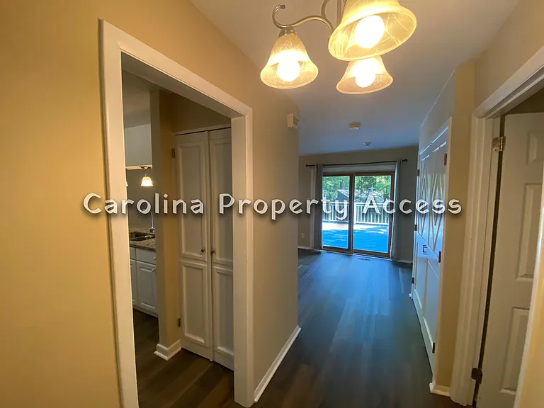 102 Polks Pl — Photo 6