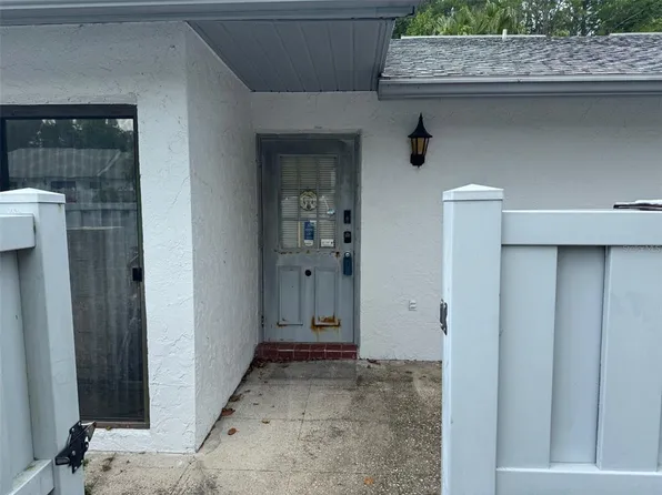 1371 Pine Ridge Cir E #B8, Tarpon Springs, FL 34688