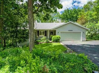 10868 Branding Iron Ln, Roscoe, IL 61073