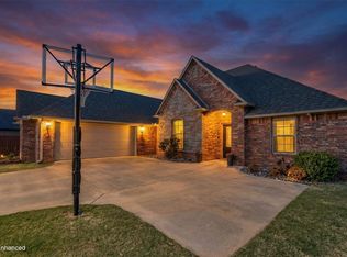 4044 Stonehenge Ave, Springdale, AR 72764