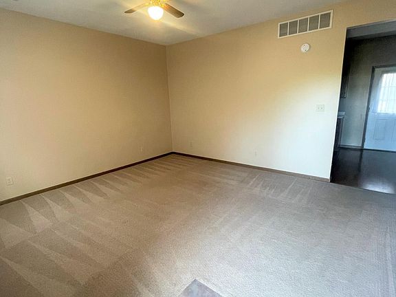 3rd image of 3713 Iowa St