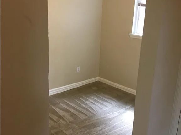 4th image of 902 E Highland Dr #902