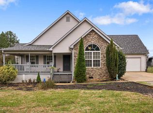 954 Shady Ln, Williamson, GA 30292