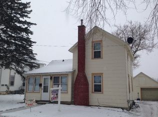 459 Waterloo St, Columbus, WI 53925