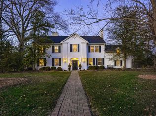 3146 N Farmcrest Dr, Cincinnati, OH 45213