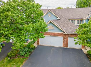 358 Bristol Ln, Fox River Grove, IL 60021