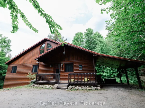 1012 Village 1 Rd #3, Muskoka Lakes, ON P0B 1M0