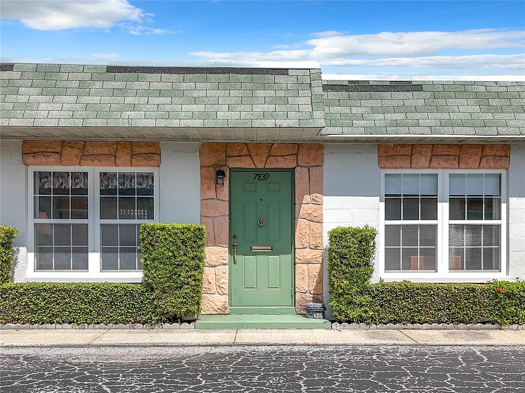 7839 39th Ter N, Saint Petersburg, FL 33709 | Zillow