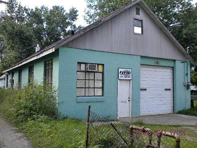 2nd image of 3922 Imlay St