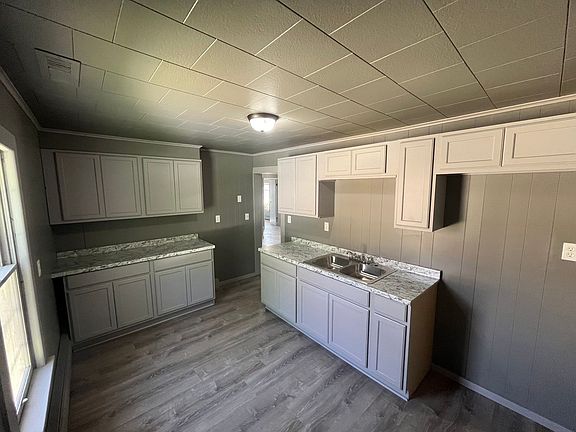 5th image of 12 Cypress St Floor 2