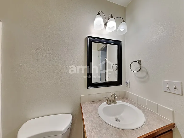 1211 N Cambrick Dr — Photo 8