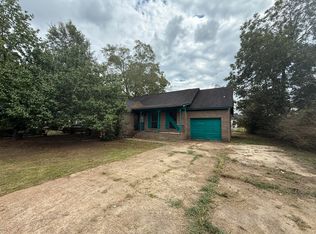 564 E Morrow St, West Point, MS 39773