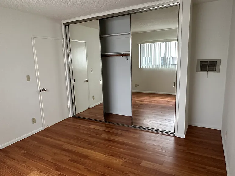 1009 N Hayworth Ave #4 — Photo 18