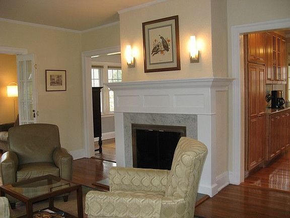 3rd image of 109 Carpenter Ave
