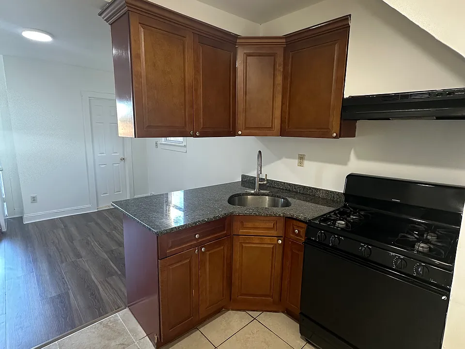 189 Spring St #1